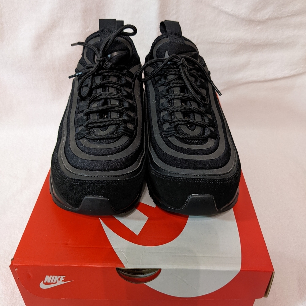 Nike Air Max 97 Ultra 17 SE "Triple Black."